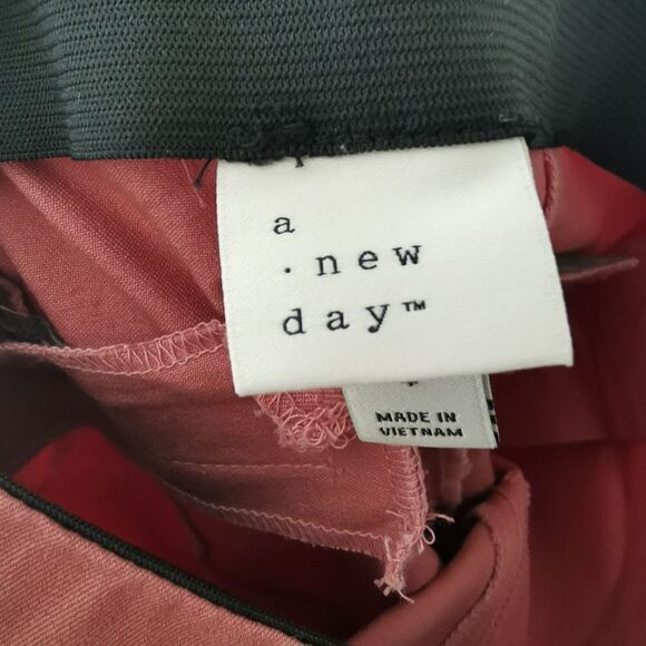 2/$20 A new day pants size 4 - Picture 2 of 5